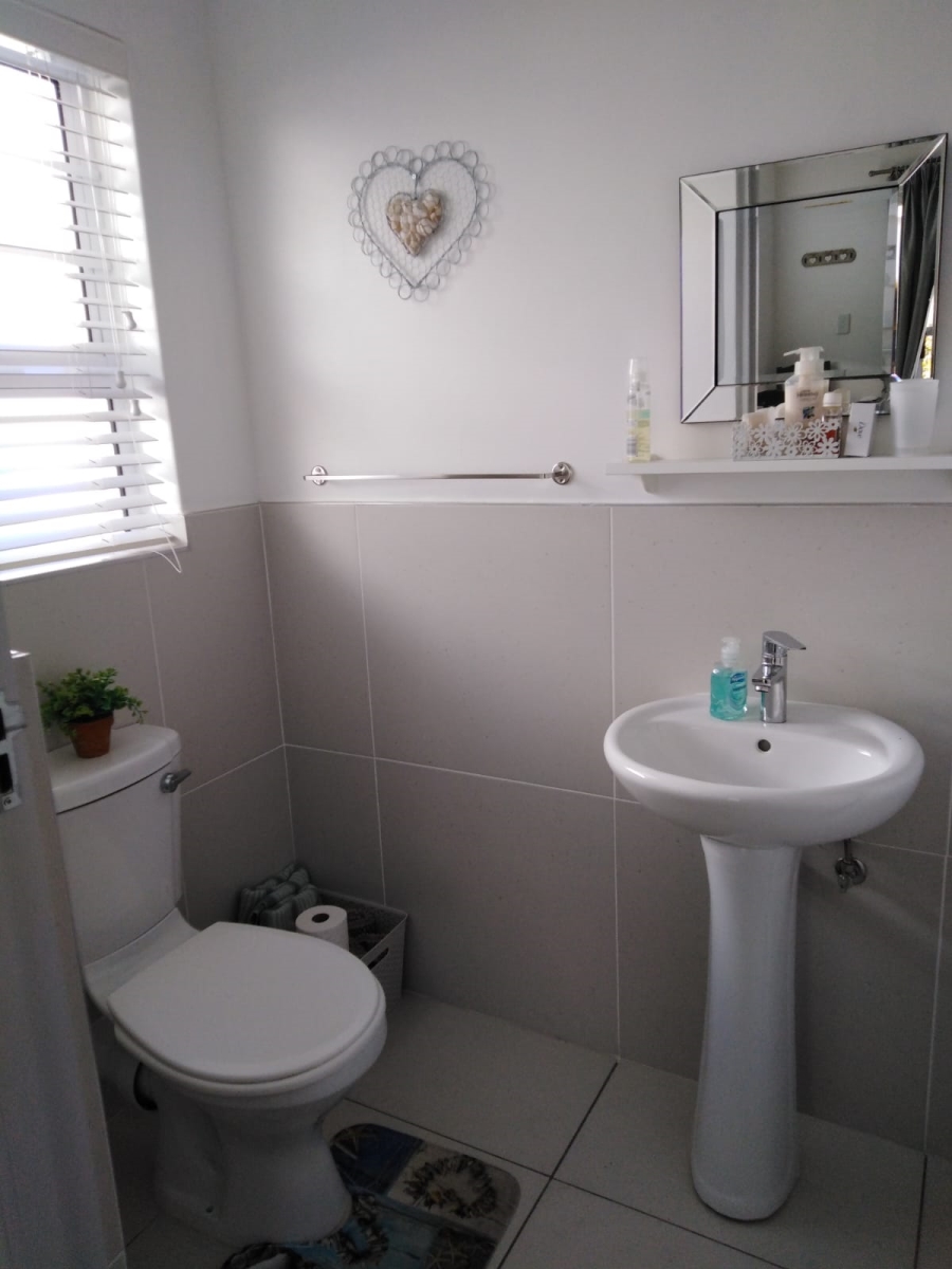 4 Bedroom Property for Sale in The Cove Western Cape